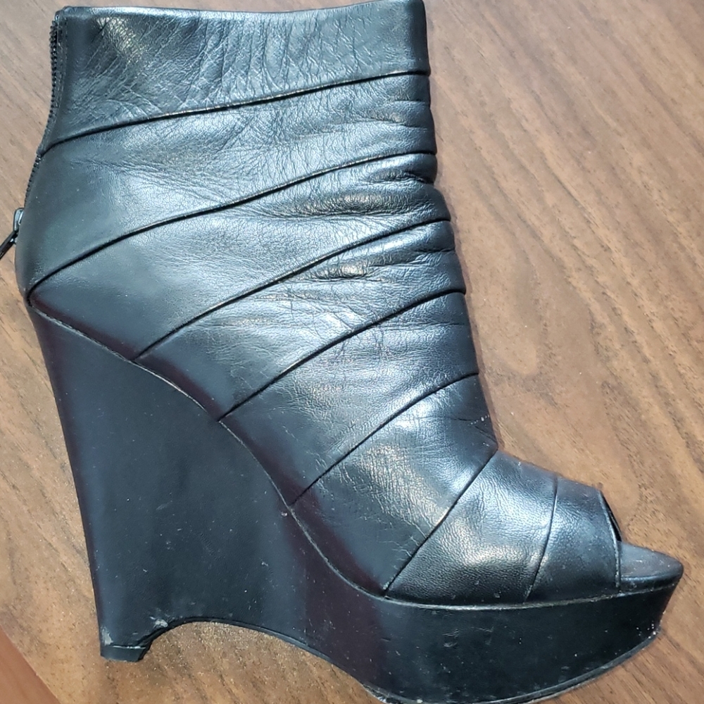 Black aldo wedges